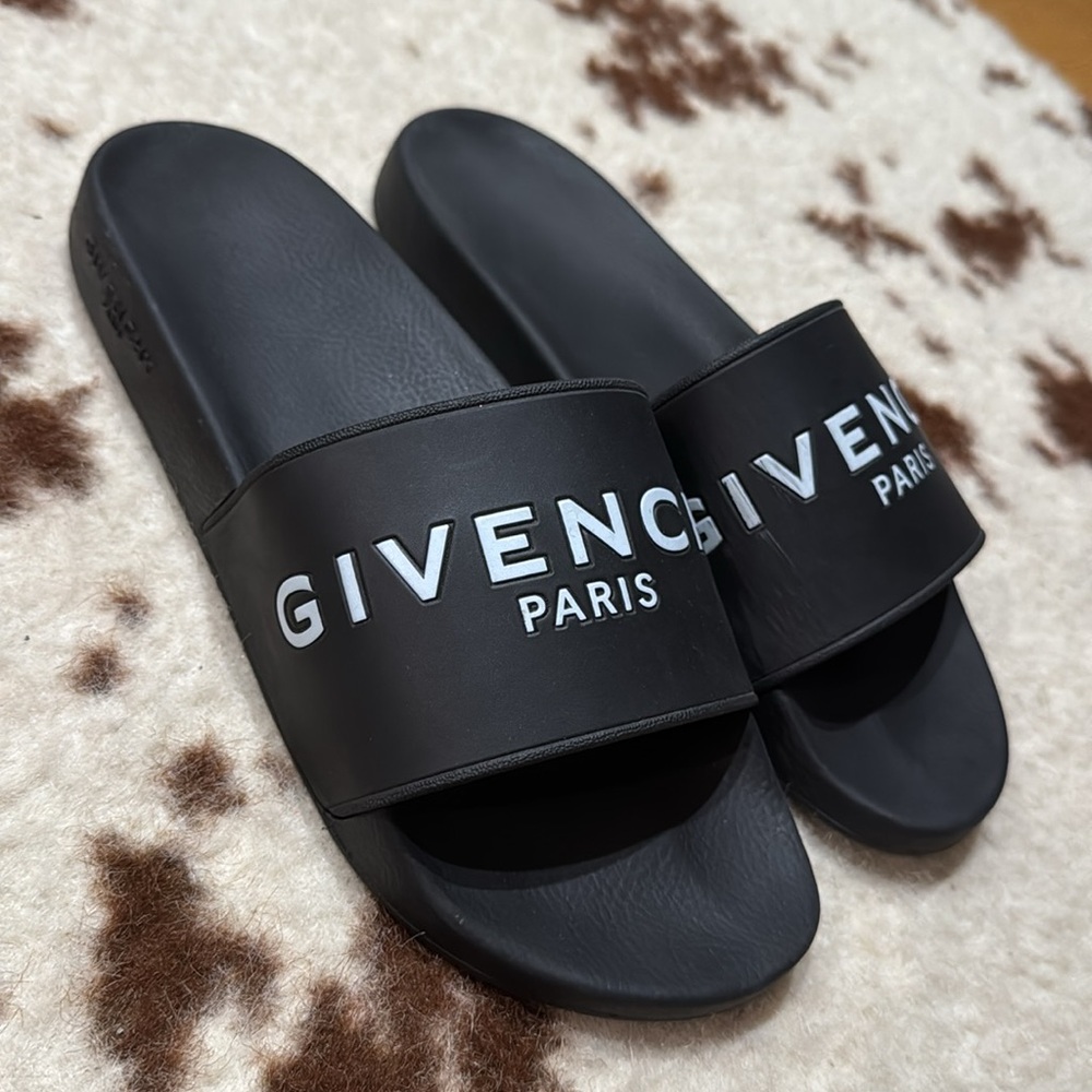GIVENCHY Black Paris Flat Sandals - Picture 1 of 11